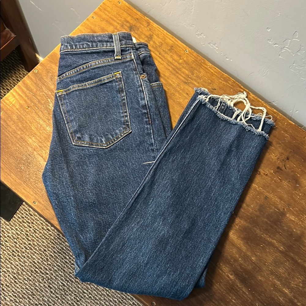 Abercrombie & Fitch Women’s 90s Straight Ultra High Rise Frayed Hem
